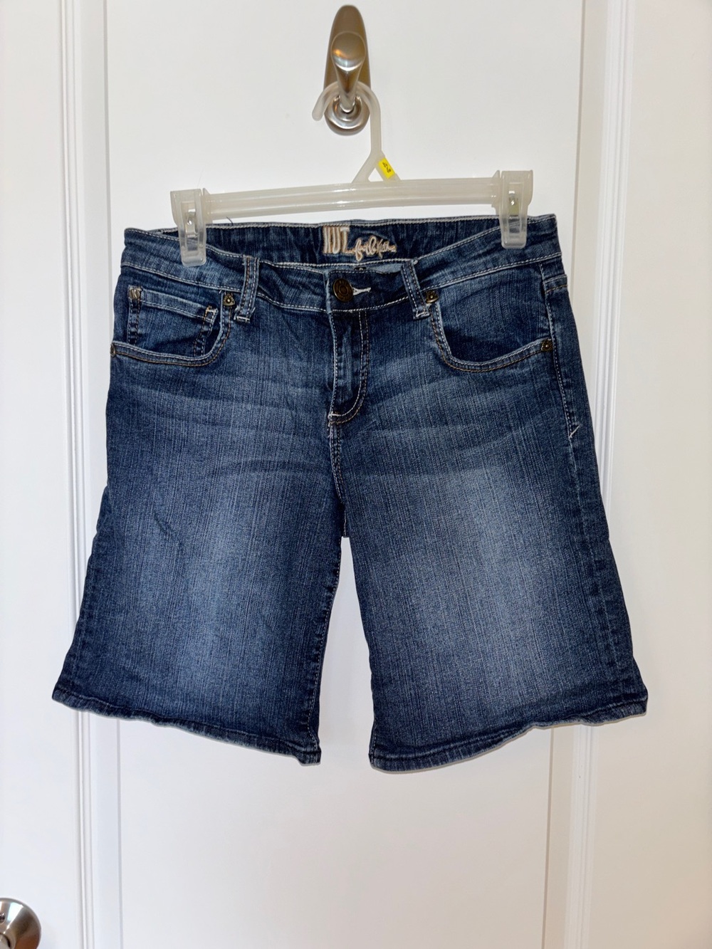 Kut from the Kloth Shorts SZ 6 - Picture 3 of 8